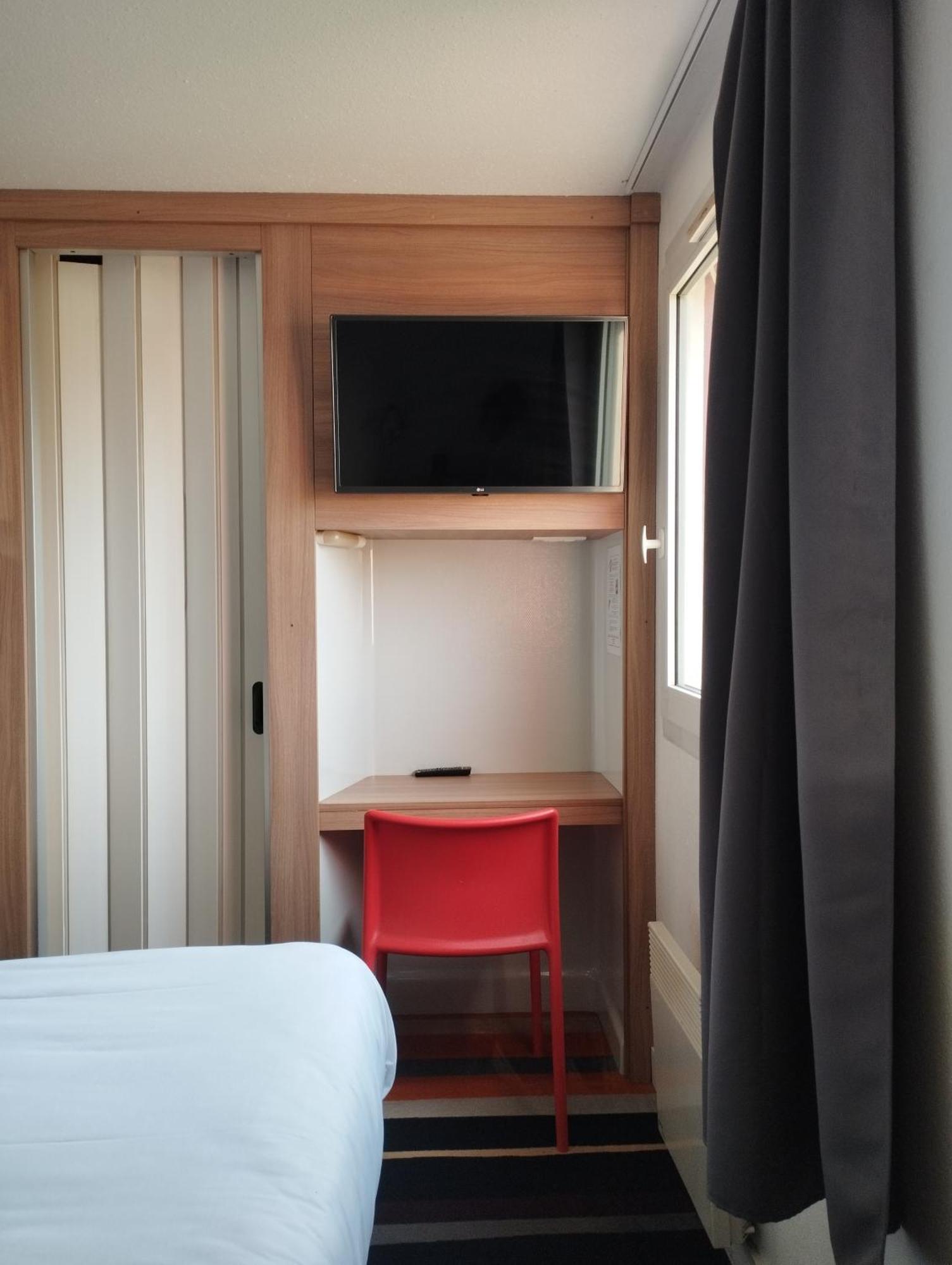 Kyriad Direct Agen Кастелькюлье Экстерьер фото