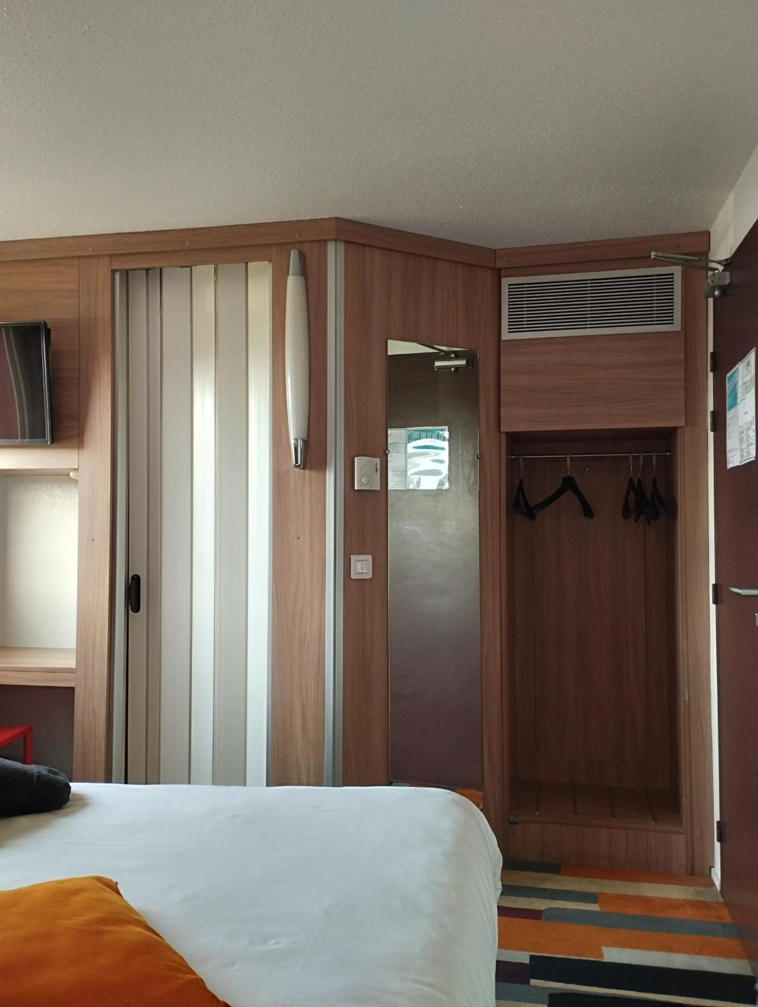 Kyriad Direct Agen Кастелькюлье Экстерьер фото