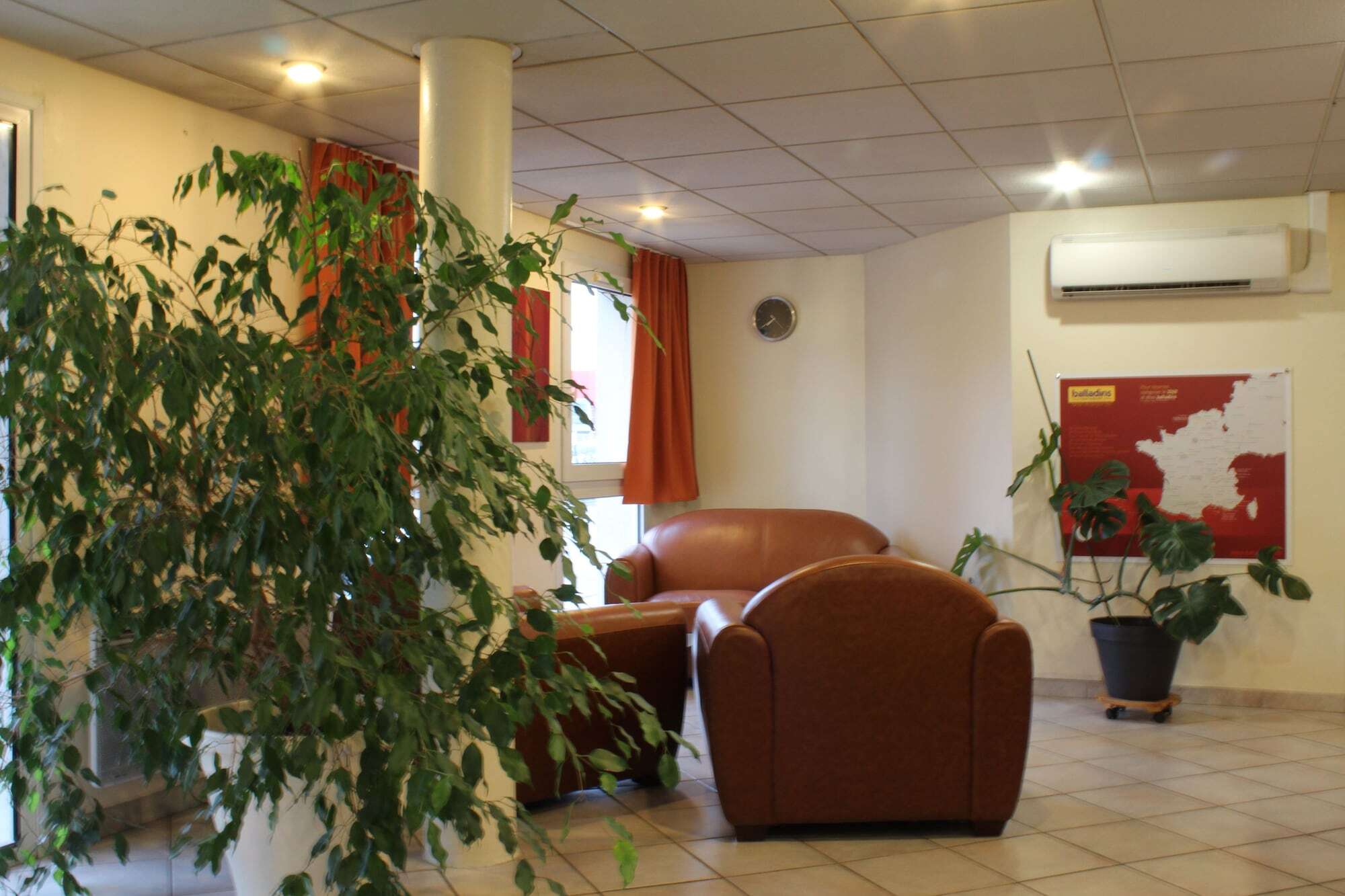 Kyriad Direct Agen Кастелькюлье Экстерьер фото